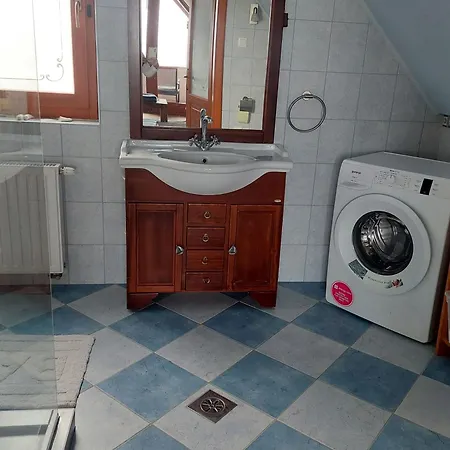 Shelter Villa Badacsony